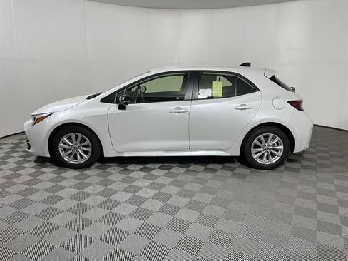 New 2026 Toyota Corolla SE FWD image 4