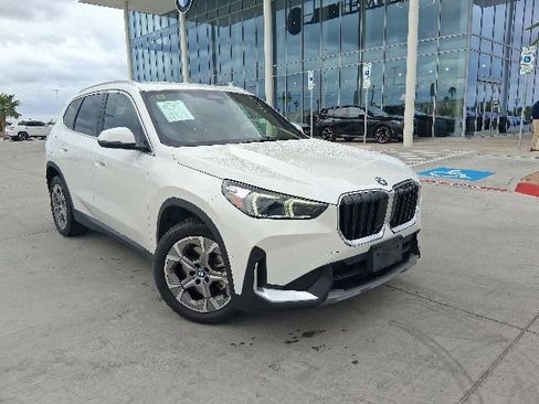 Used 2023 BMW X1 xDrive28i AWD/4WD image 1