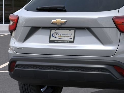 New 2026 Chevrolet Trax LS w/ LS Convenience Package FWD image 15