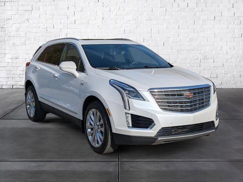 Used 2017 Cadillac XT5 Platinum image 1