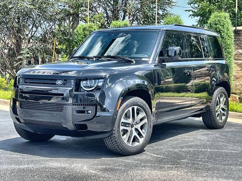 Used 2026 Land Rover Defender 110 X-Dynamic SE AWD/4WD image 1