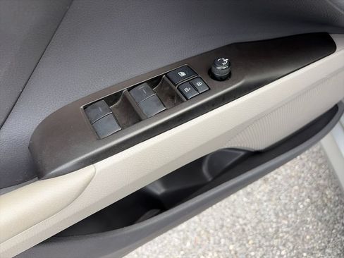 Used 2022 Toyota Camry LE FWD image 19