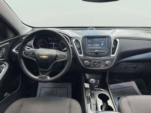 Used 2018 Chevrolet Malibu LS FWD image 17