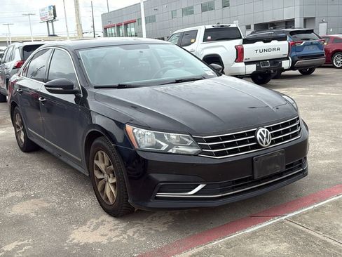 Used 2017 Volkswagen Passat 1.8T S FWD image 2