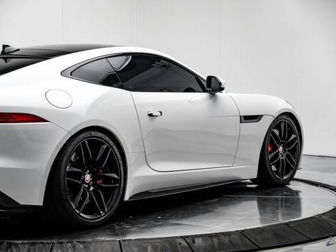 Used 2016 Jaguar F-TYPE R image 14