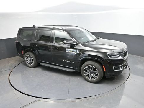 Used 2024 Jeep Wagoneer Series II AWD/4WD image 36