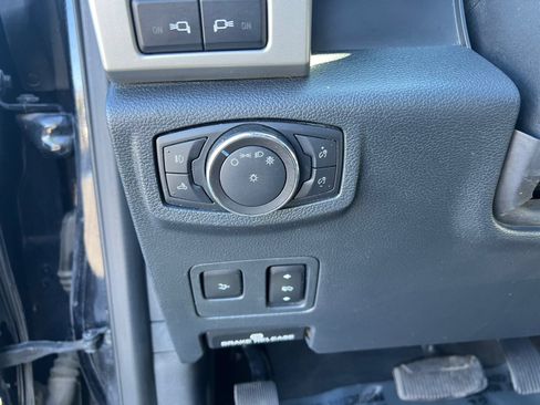 Used 2022 Ford F350 Lariat w/ Lariat Ultimate Package AWD/4WD image 12
