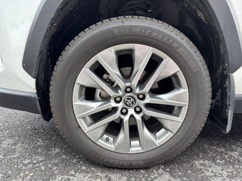 Used 2023 Toyota RAV4 XLE Premium AWD/4WD image 10