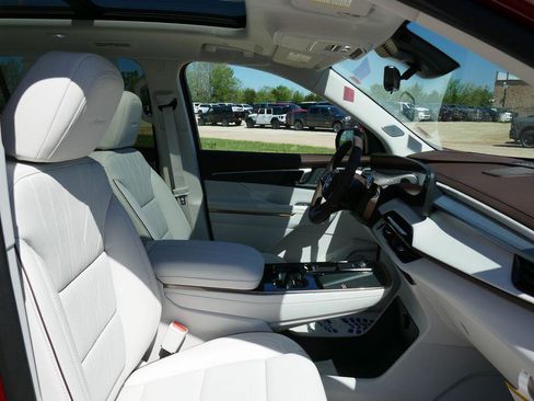 New 2026 Buick Enclave Avenir w/ Super Cruise Package AWD/4WD image 10