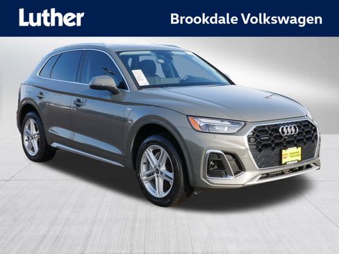 Used 2023 Audi Q5 e Premium w/ Convenience Package image 1