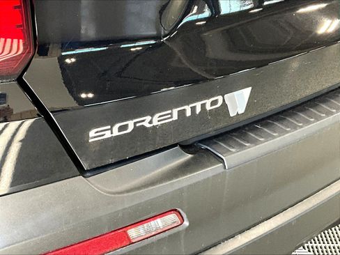 Certified 2023 Kia Sorento LX FWD image 21