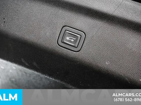 Used 2025 Chevrolet Tahoe LT AWD/4WD image 23