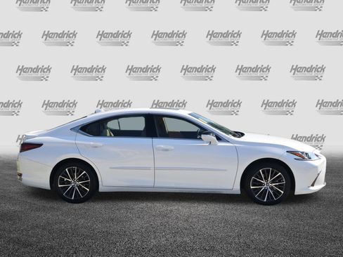 Used 2025 Lexus ES 300h w/ Premium Package FWD image 10