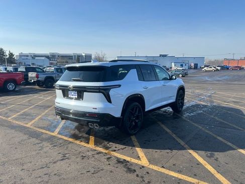 New 2026 Chevrolet Traverse RS w/ LPO, Floor Liner Package image 5