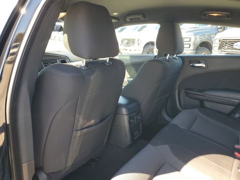 Used 2022 Dodge Charger SXT w/ Blacktop Package image 12