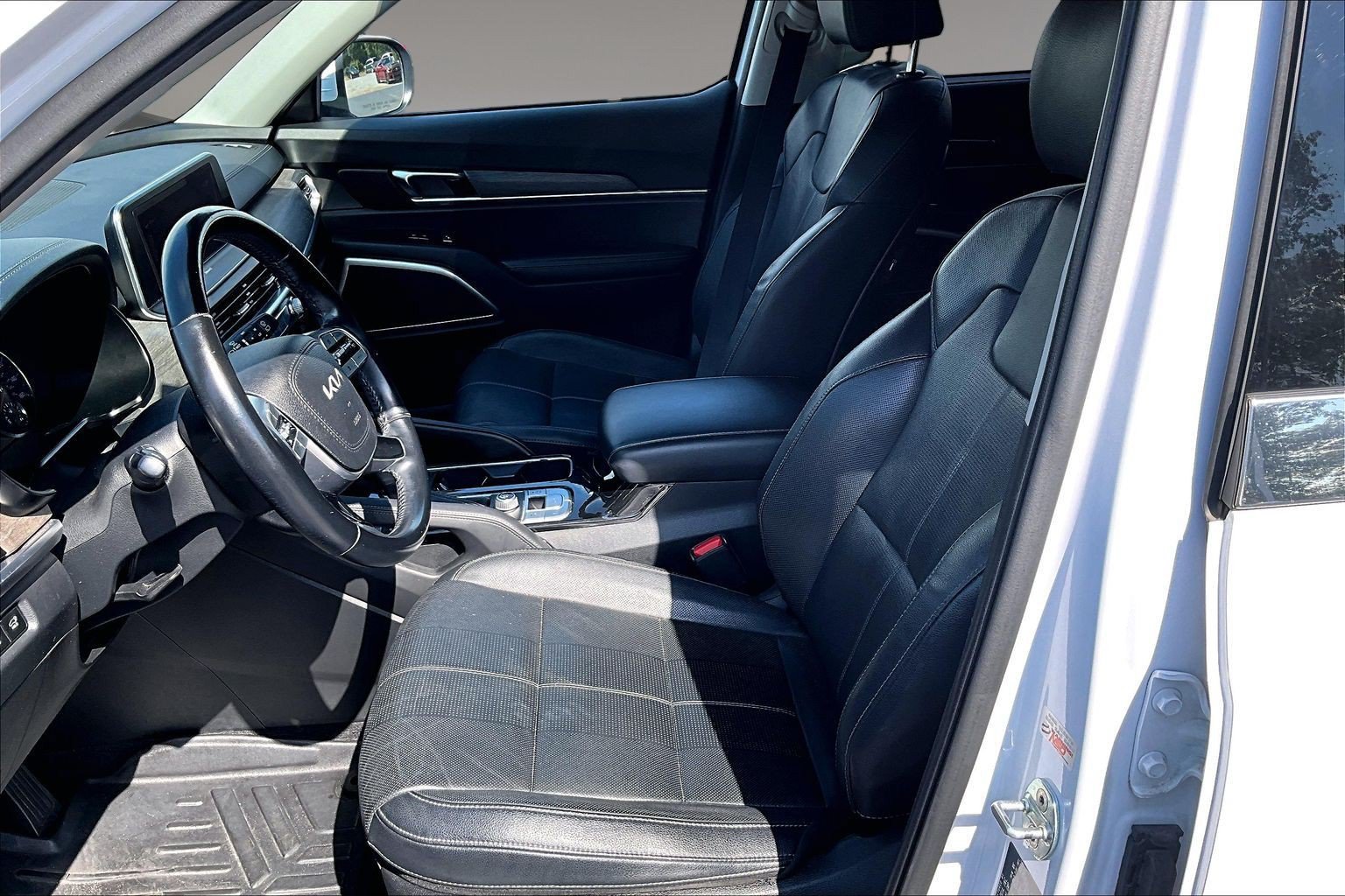 Used 2022 Kia Telluride EX w/ Towing Package FWD image 23
