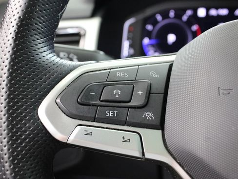 Used 2023 Volkswagen Atlas SEL R-Line AWD/4WD image 28