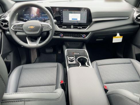 New 2026 Chevrolet Equinox LT w/ Convenience Package II AWD/4WD image 15