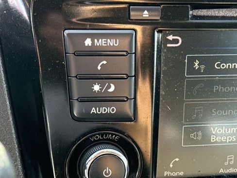 Used 2018 Nissan Rogue S FWD image 22