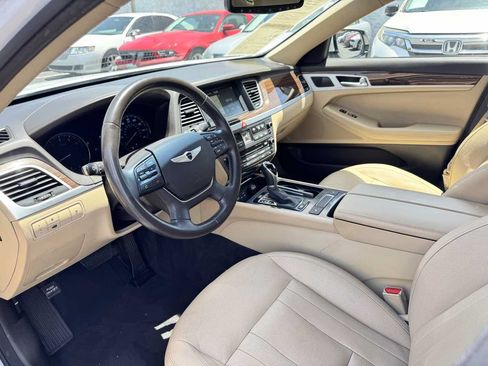 Used 2015 Hyundai Genesis 3.8 RWD image 31