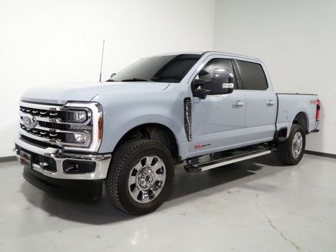 Used 2024 Ford F250 4x4 Crew Cab Lariat w/ FX4 Pkg w/ Chrome Package image 9