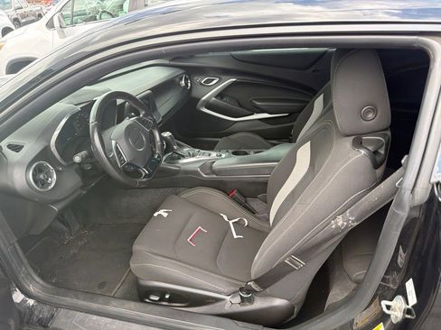 Used 2019 Chevrolet Camaro LT RWD image 6