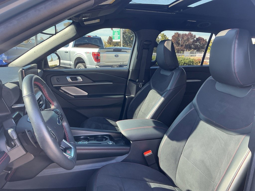 Used 2025 Ford Explorer ST w/ Sun And Sound Package AWD/4WD image 9