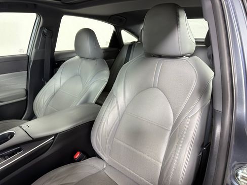 Used 2020 Toyota Avalon Limited w/ All Weather Liner Package FWD image 13