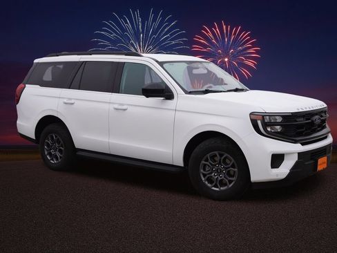 Certified 2025 Ford Expedition Active AWD/4WD image 2