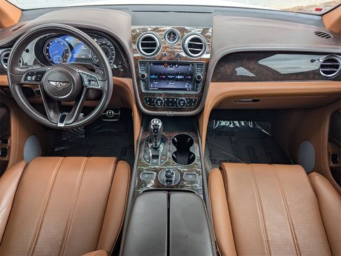 Used 2019 Bentley Bentayga image 6
