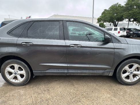 Used 2019 Ford Edge SE image 8