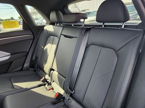 New 2025 Audi Q3 2.0T Premium image 14