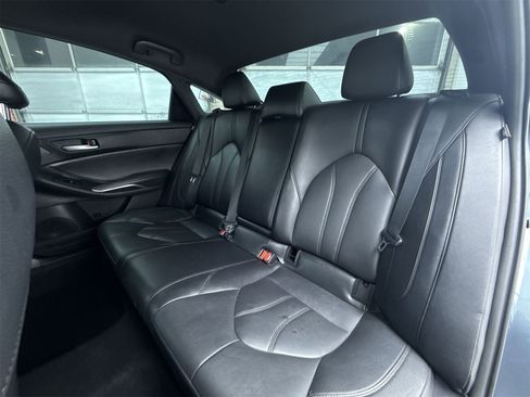 Used 2021 Toyota Avalon XLE image 33