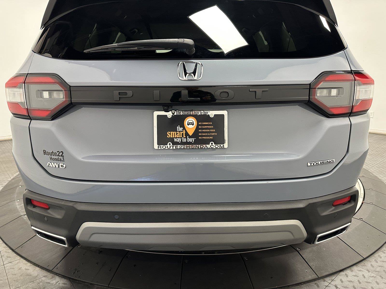 Certified 2024 Honda Pilot Touring image 12