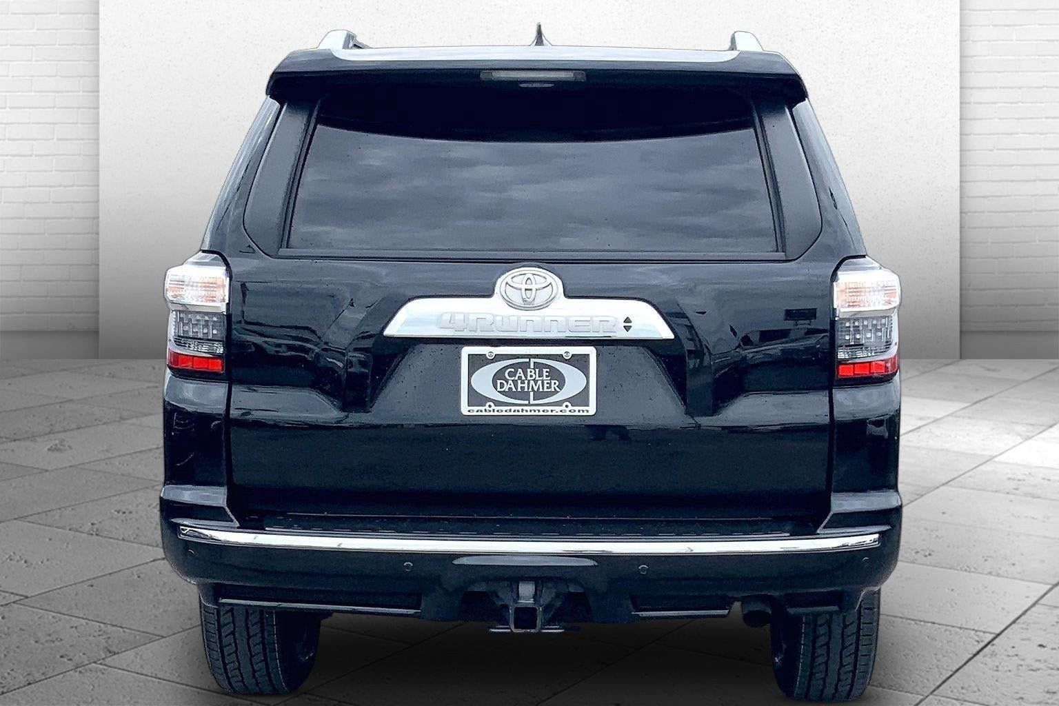 Used 2024 Toyota 4Runner Limited AWD/4WD image 3