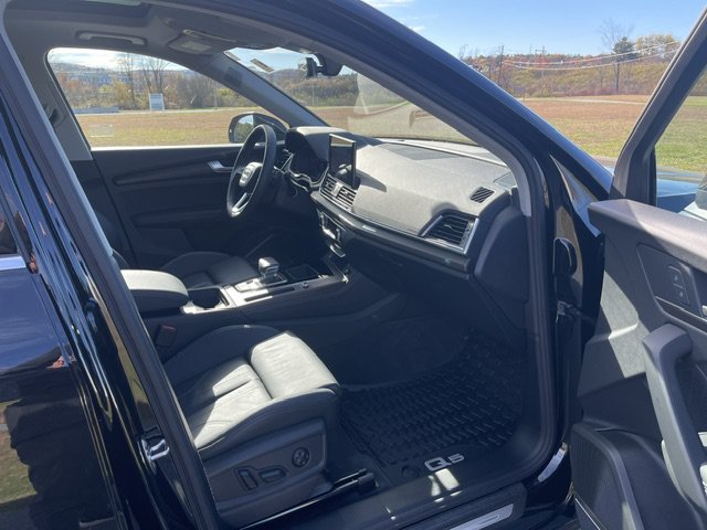 Used 2024 Audi Q5 2.0T Premium Plus w/ Premium Plus Package AWD/4WD image 14