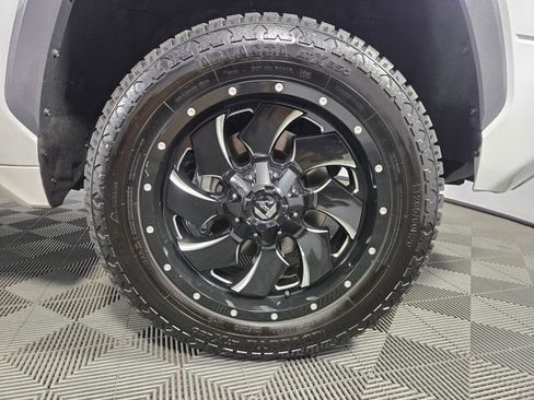 Used 2023 Toyota Tundra Limited AWD/4WD image 12