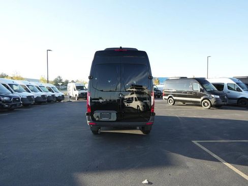 Used 2023 Mercedes-Benz Sprinter 2500 image 6