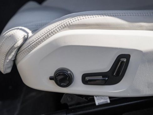 Certified 2023 Volvo XC60 B6 Ultimate w/ Protection Package Premier image 35