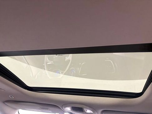 Used 2018 Chrysler Pacifica Limited FWD image 18