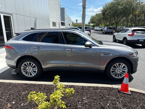 Used 2020 Jaguar F-PACE Prestige AWD/4WD image 6