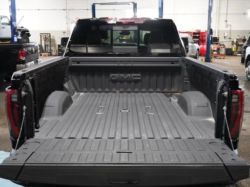Used 2025 GMC Sierra 2500 AT4X AWD/4WD image 12