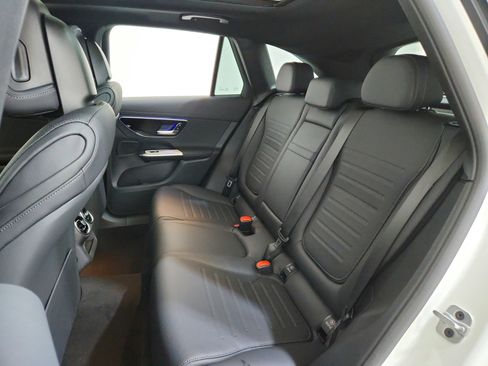 New 2026 Mercedes-Benz GLC 300 image 8