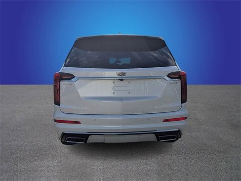 New 2025 Cadillac XT6 Luxury image 4