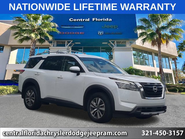 Used 2025 Nissan Pathfinder SL FWD image 1