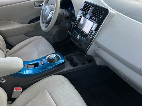 Used 2011 Nissan Leaf w/ Eco Design Pkg image 16