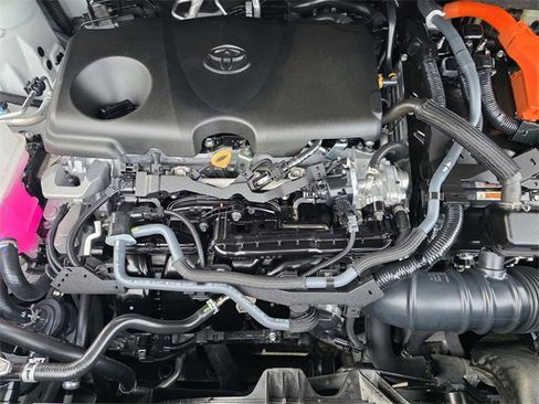 Certified 2025 Toyota Sienna Platinum image 25