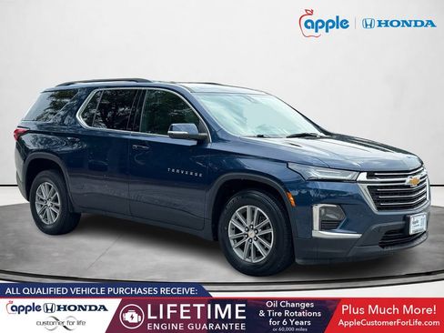 Used 2023 Chevrolet Traverse LT AWD/4WD image 1