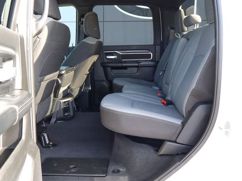 Used 2024 RAM 3500 Big Horn image 8