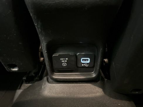 Used 2019 Jeep Compass Latitude w/ Cold Weather Group AWD/4WD image 6